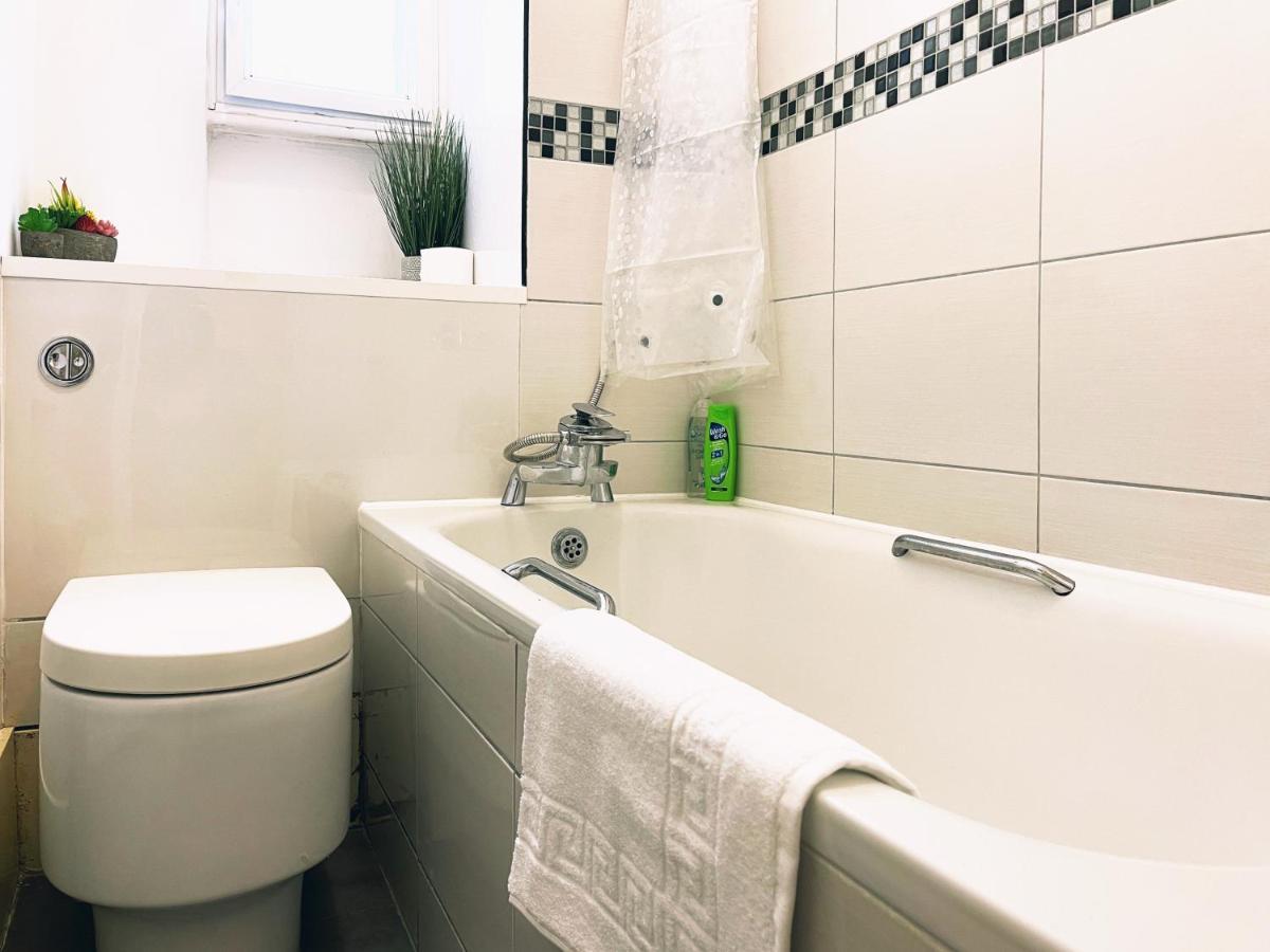 Jeremy'S Place London Bagian luar foto