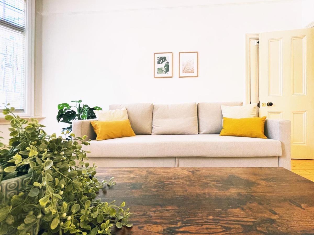 Jeremy'S Place London Bagian luar foto